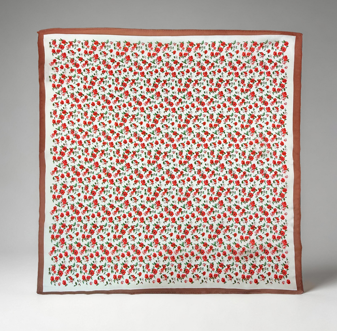 Elegantes Seiden-Carré mit rotem Rosen-Millefleurs-Muster