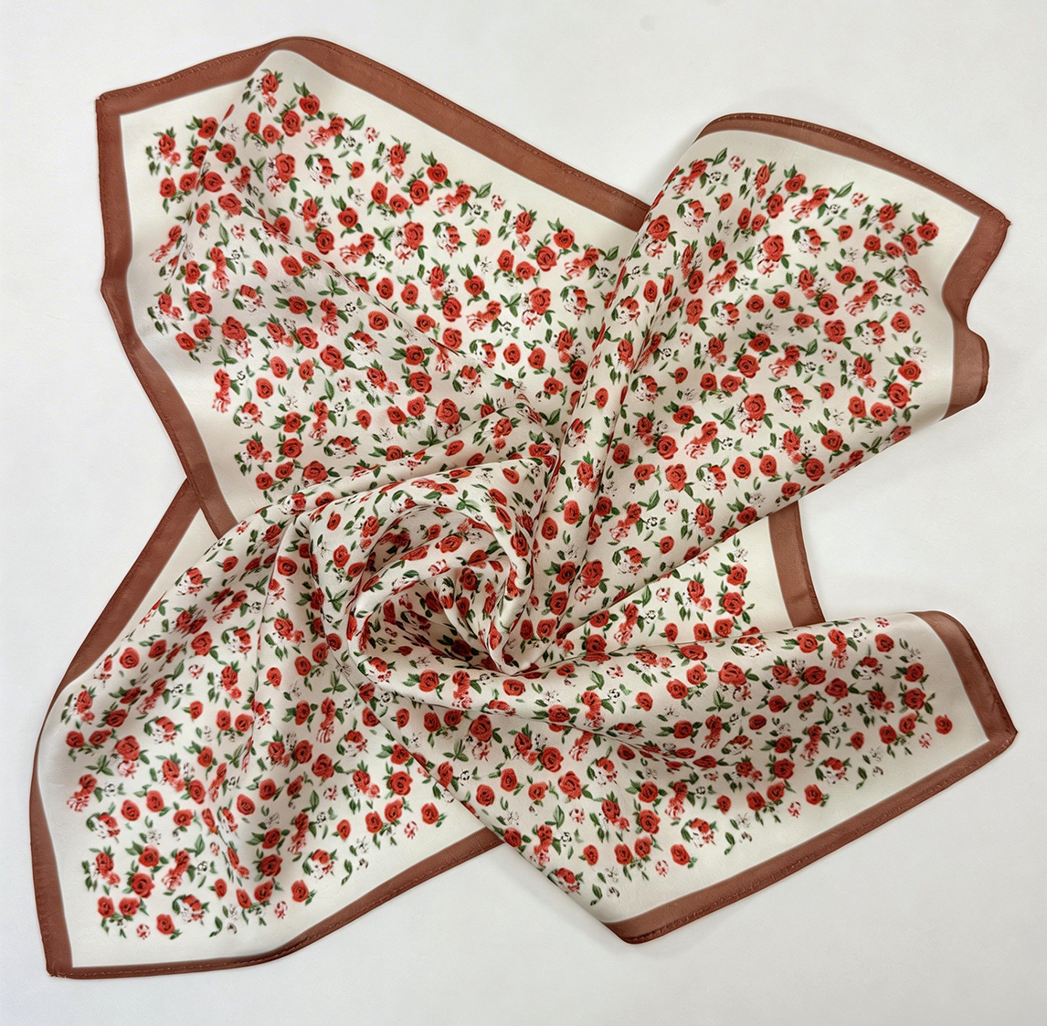 Elegantes Seiden-Carré mit rotem Rosen-Millefleurs-Muster