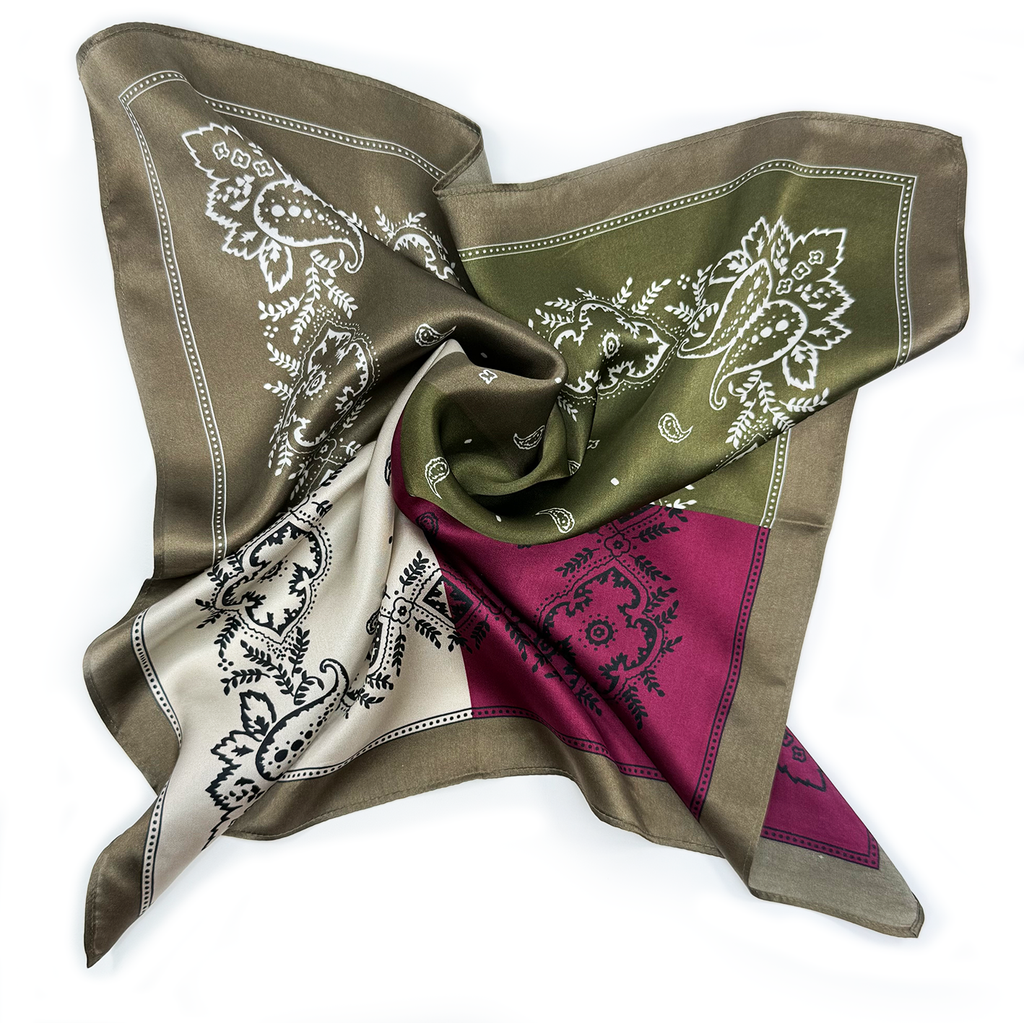 Klassisches Seidencarré-Sortiment mit Paisley-Vierquadranten-Design
