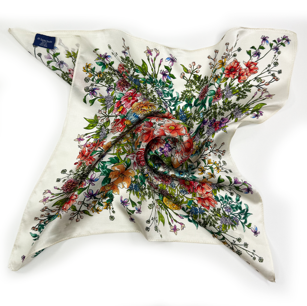 Elegantes Seidenquadrat mit Vintage-Blumenmuster