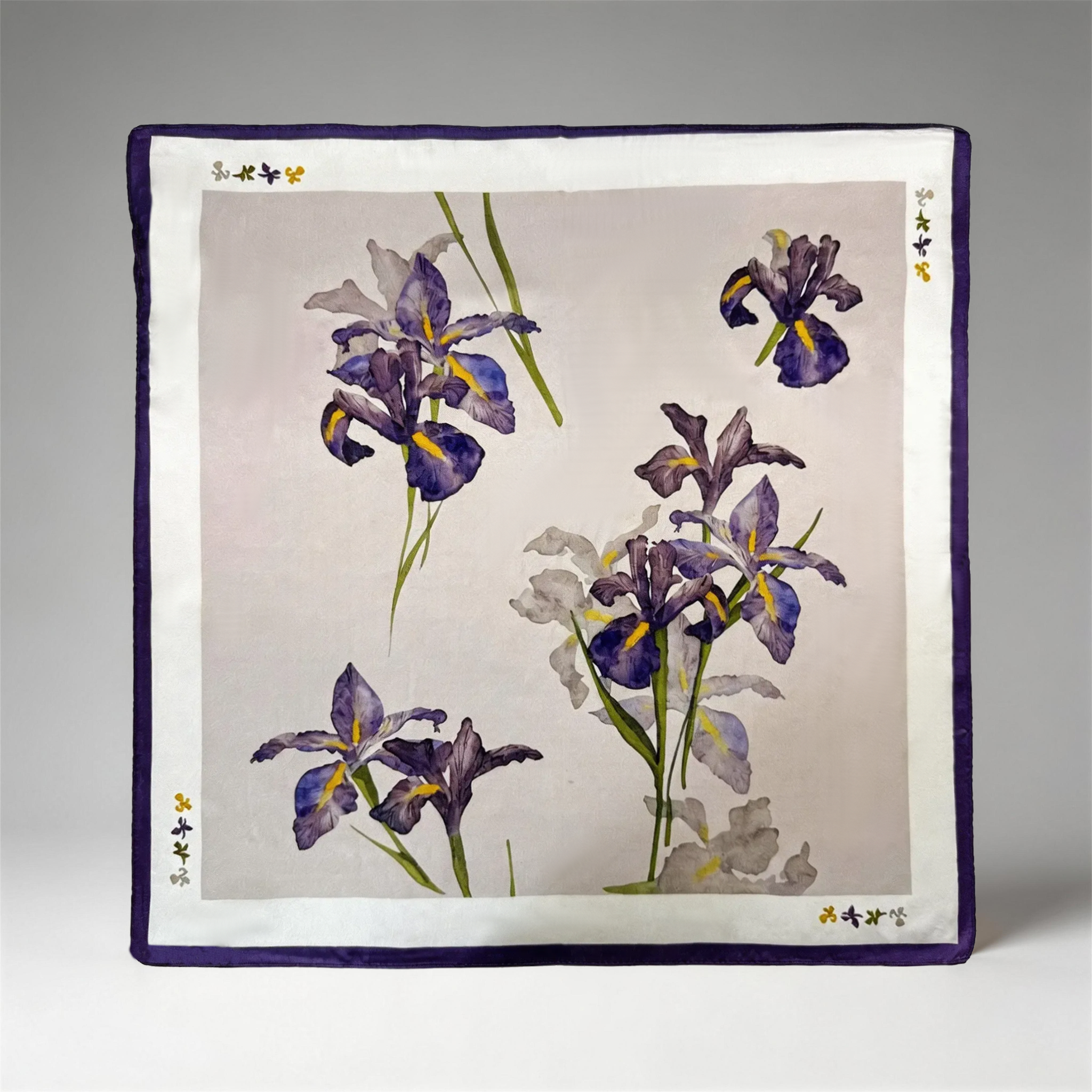 Eleganter quadratischer Seidenschal mit romantischem Iris-Muster